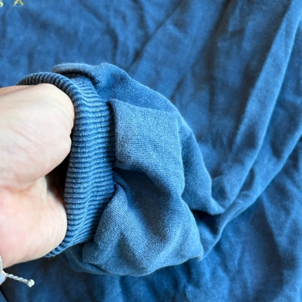 Urban Outfitters Blue Crewneck Sweater - Picture 6 of 9
